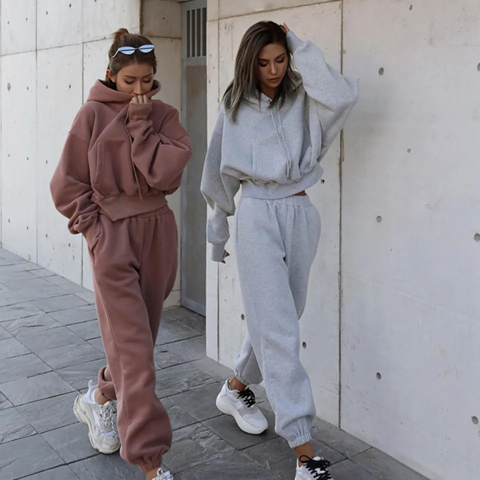 Conjunto de sudadera con capucha y joggers con puños, referencia de producto